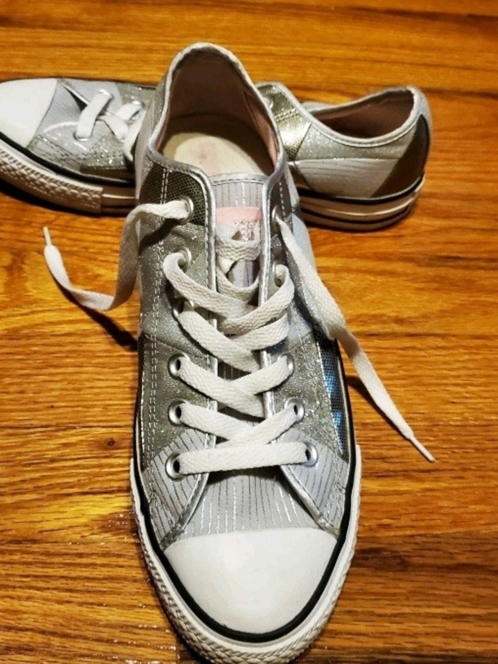 Converse Women's 8.5 Metallic Silver Low-Top Sneakers